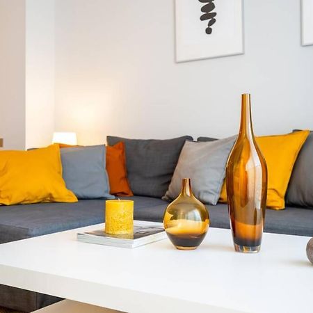 ברצלונה Lodging Apartments Monumumental Free Parking מראה חיצוני תמונה