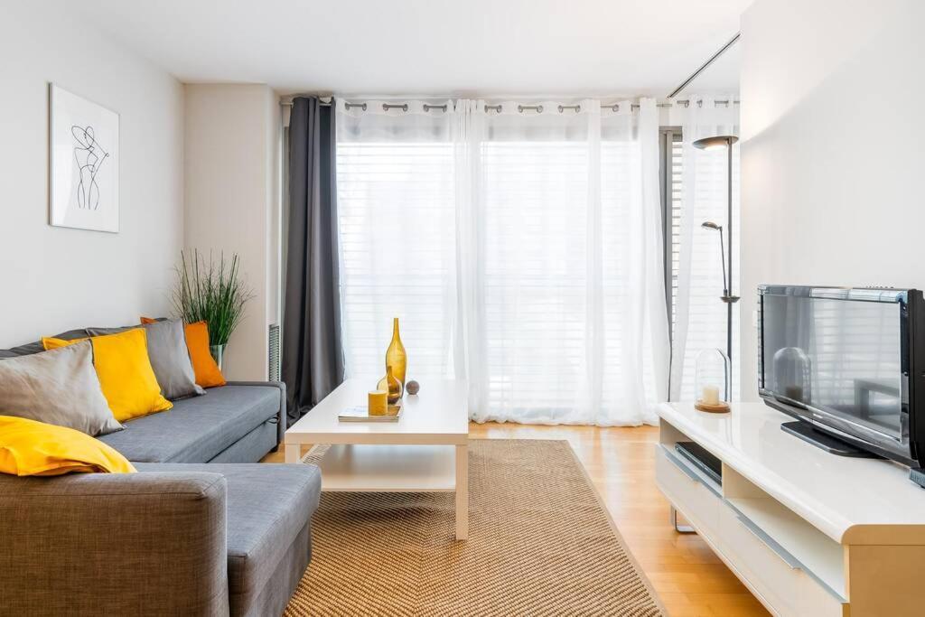 ברצלונה Lodging Apartments Monumumental Free Parking מראה חיצוני תמונה