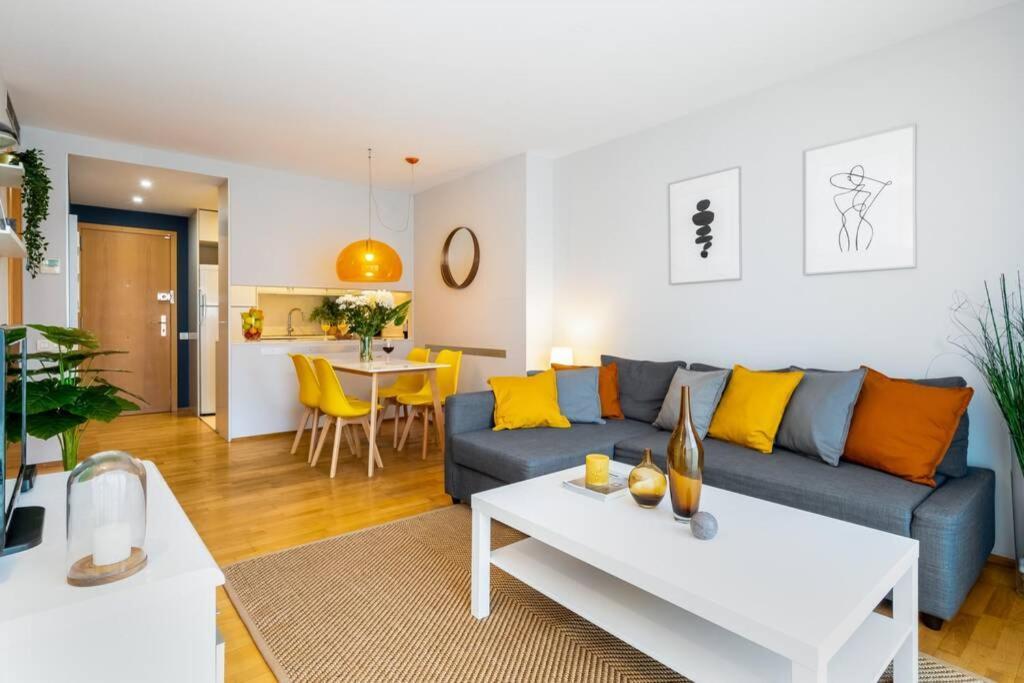 ברצלונה Lodging Apartments Monumumental Free Parking מראה חיצוני תמונה