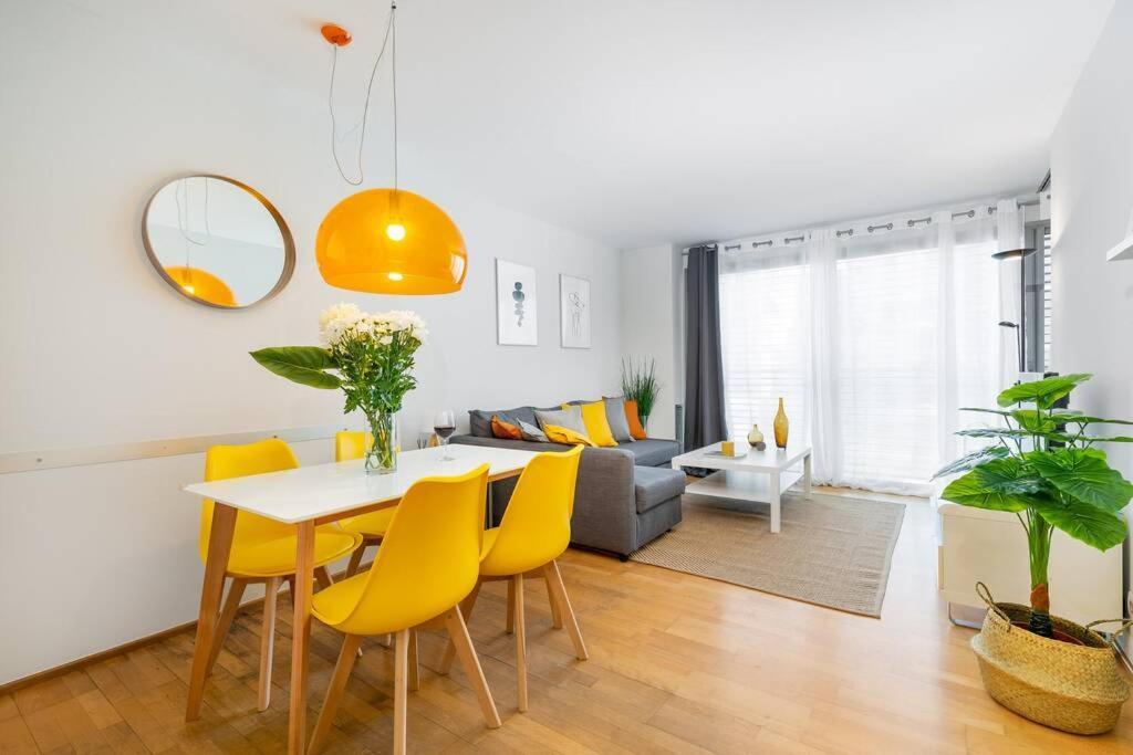 ברצלונה Lodging Apartments Monumumental Free Parking מראה חיצוני תמונה
