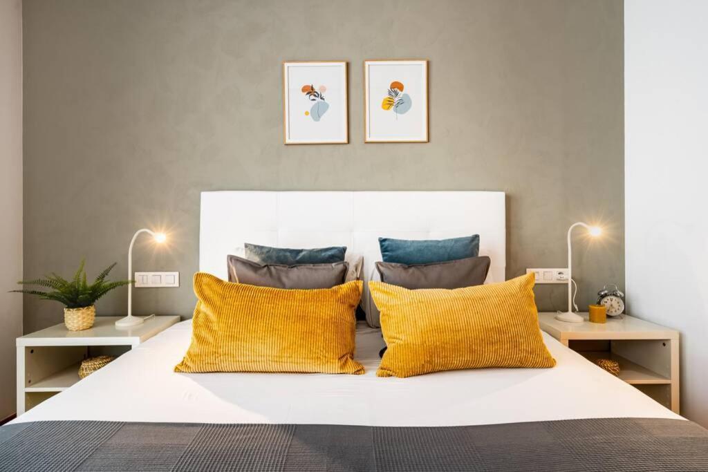 ברצלונה Lodging Apartments Monumumental Free Parking מראה חיצוני תמונה